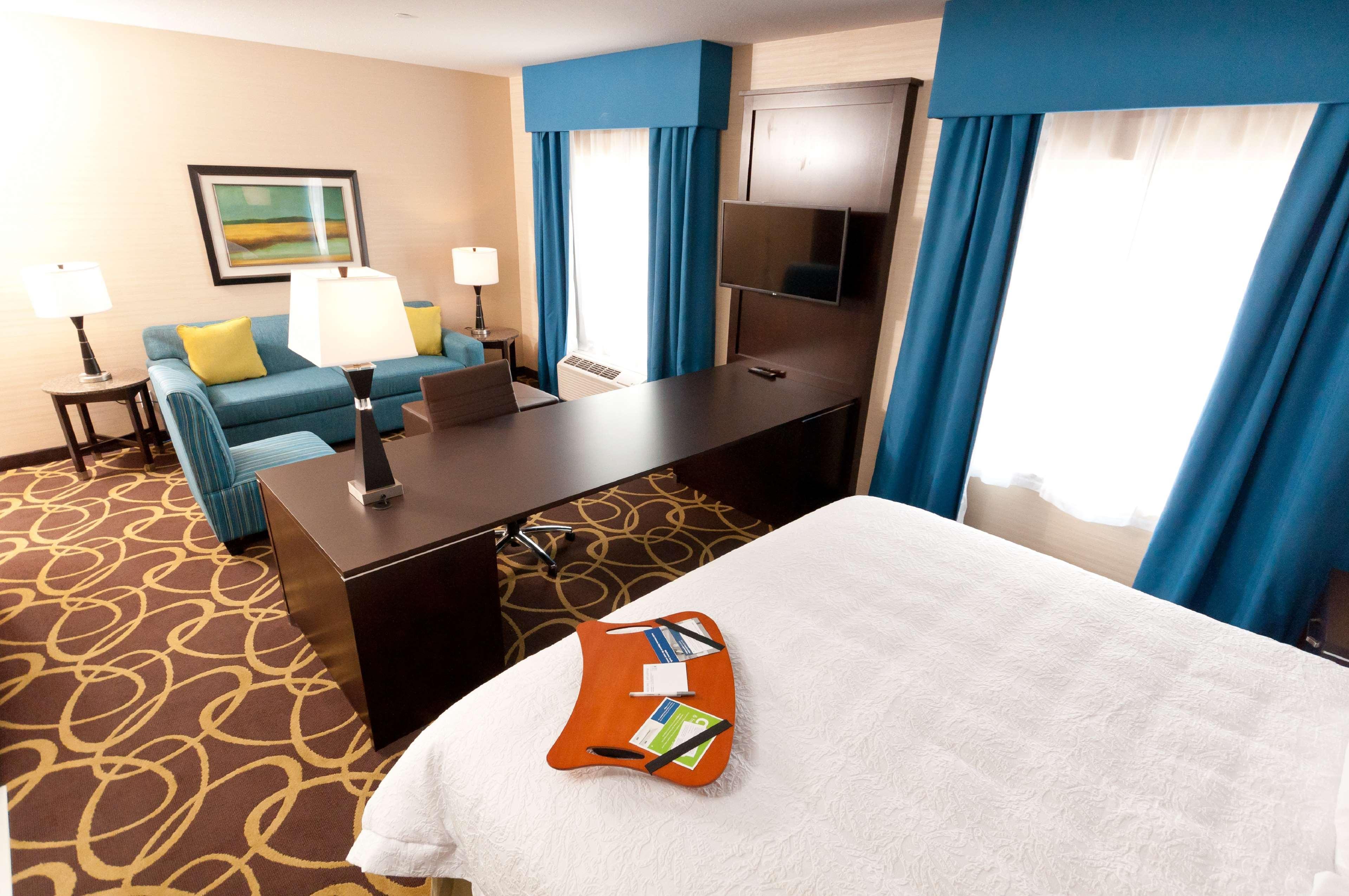 Hampton Inn & Suites East Gate Regina Ngoại thất bức ảnh