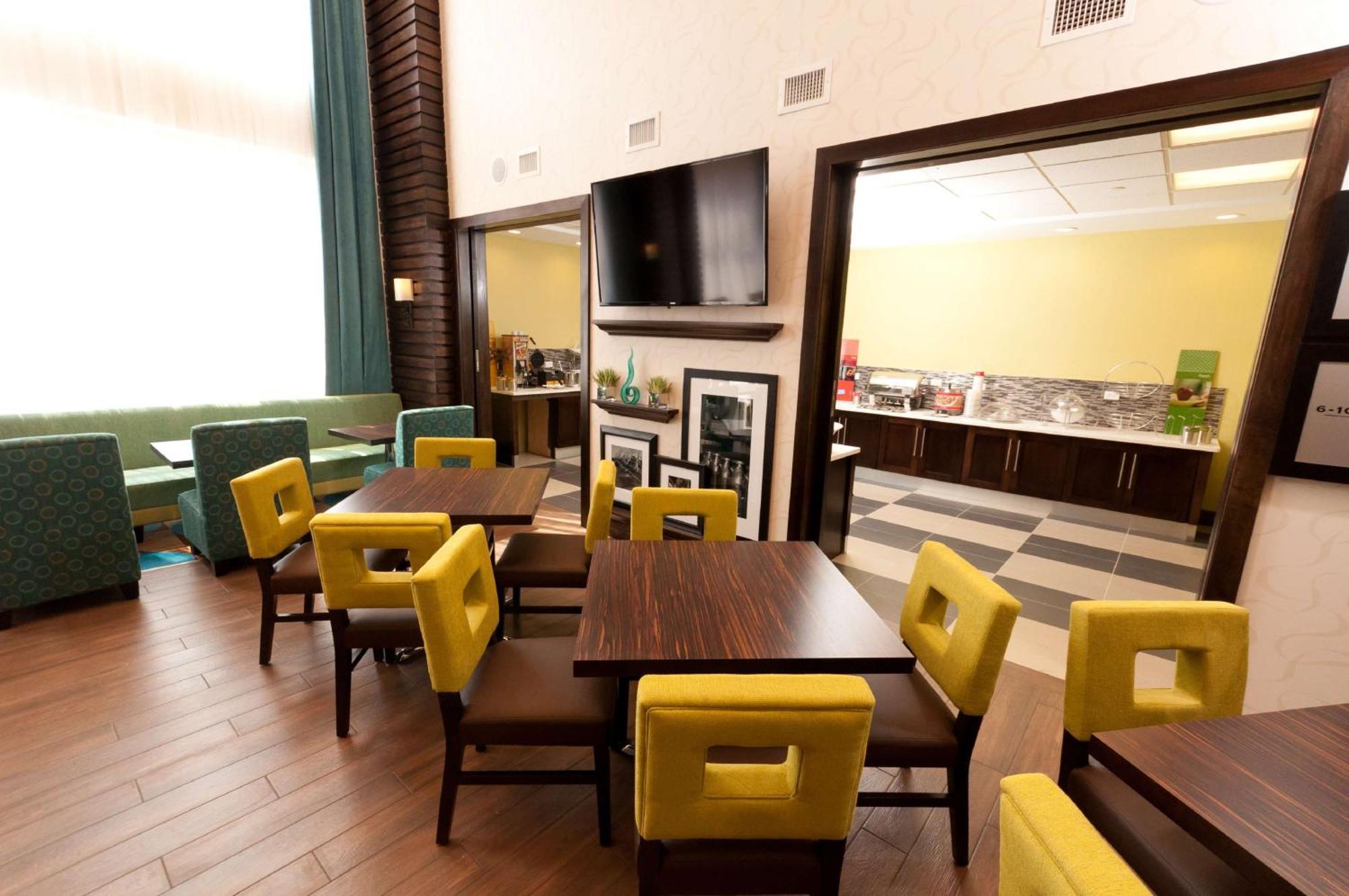 Hampton Inn & Suites East Gate Regina Ngoại thất bức ảnh