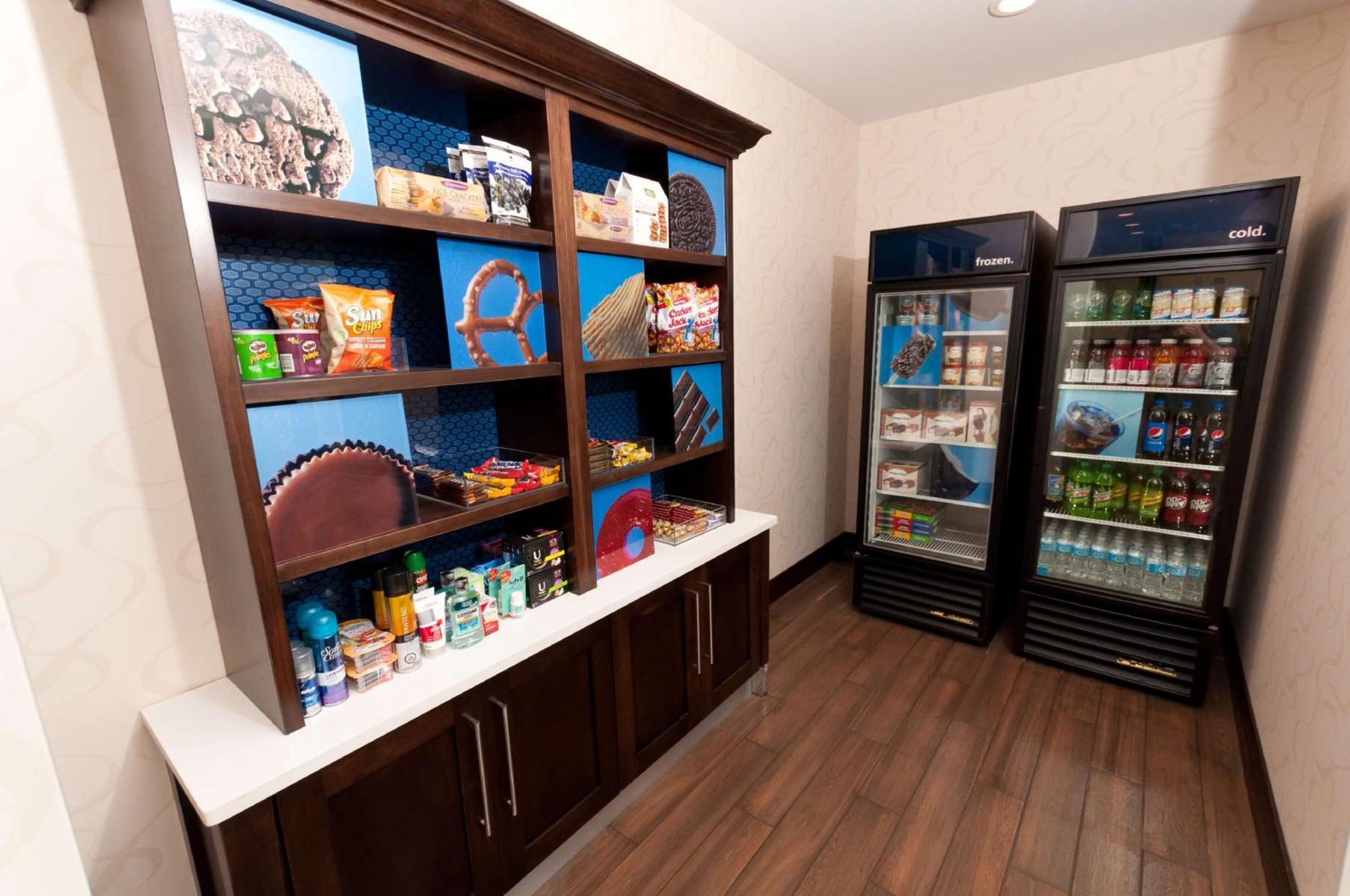 Hampton Inn & Suites East Gate Regina Ngoại thất bức ảnh
